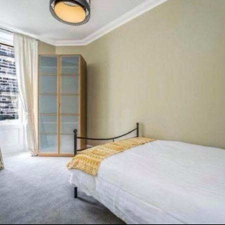 Spacious & Comfortable 3 Bedroom Apartment - Near City Centre - Free Parking Available - Sleeps Up To 5 Guests Edimburgo Esterno foto