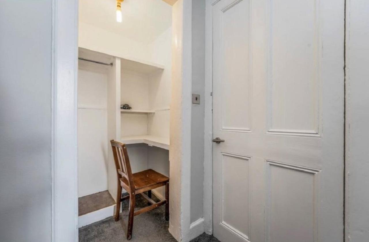 Spacious & Comfortable 3 Bedroom Apartment - Near City Centre - Free Parking Available - Sleeps Up To 5 Guests Edimburgo Esterno foto