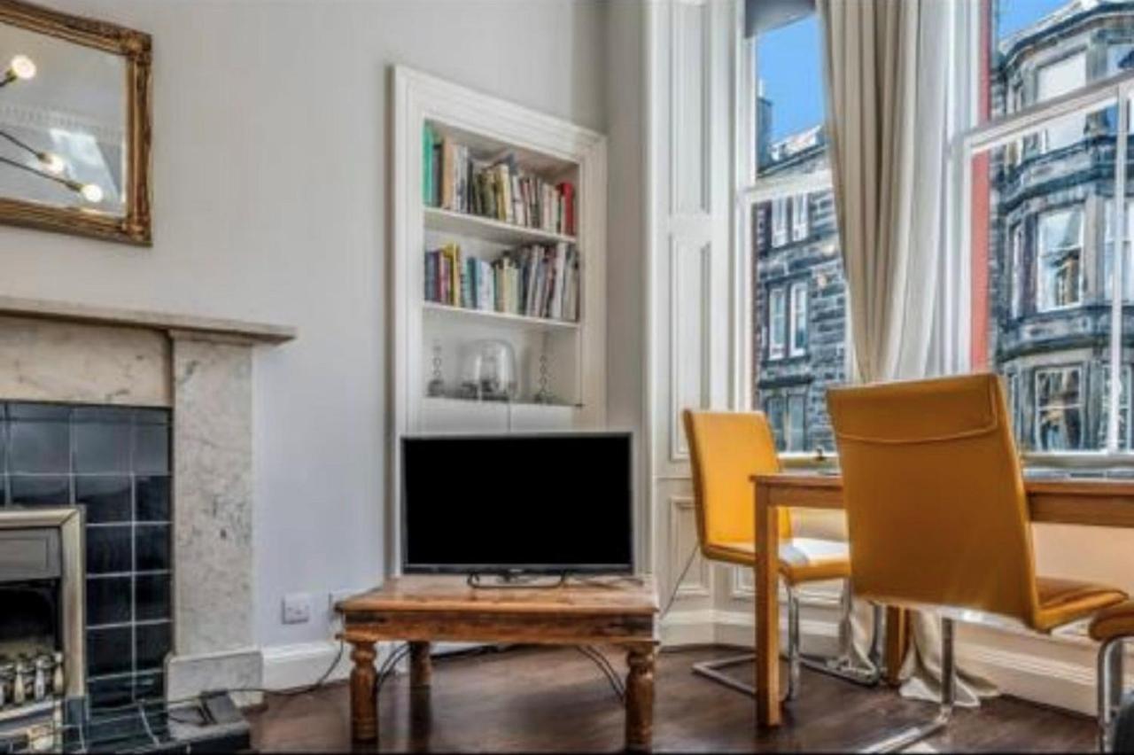 Spacious & Comfortable 3 Bedroom Apartment - Near City Centre - Free Parking Available - Sleeps Up To 5 Guests Edimburgo Esterno foto