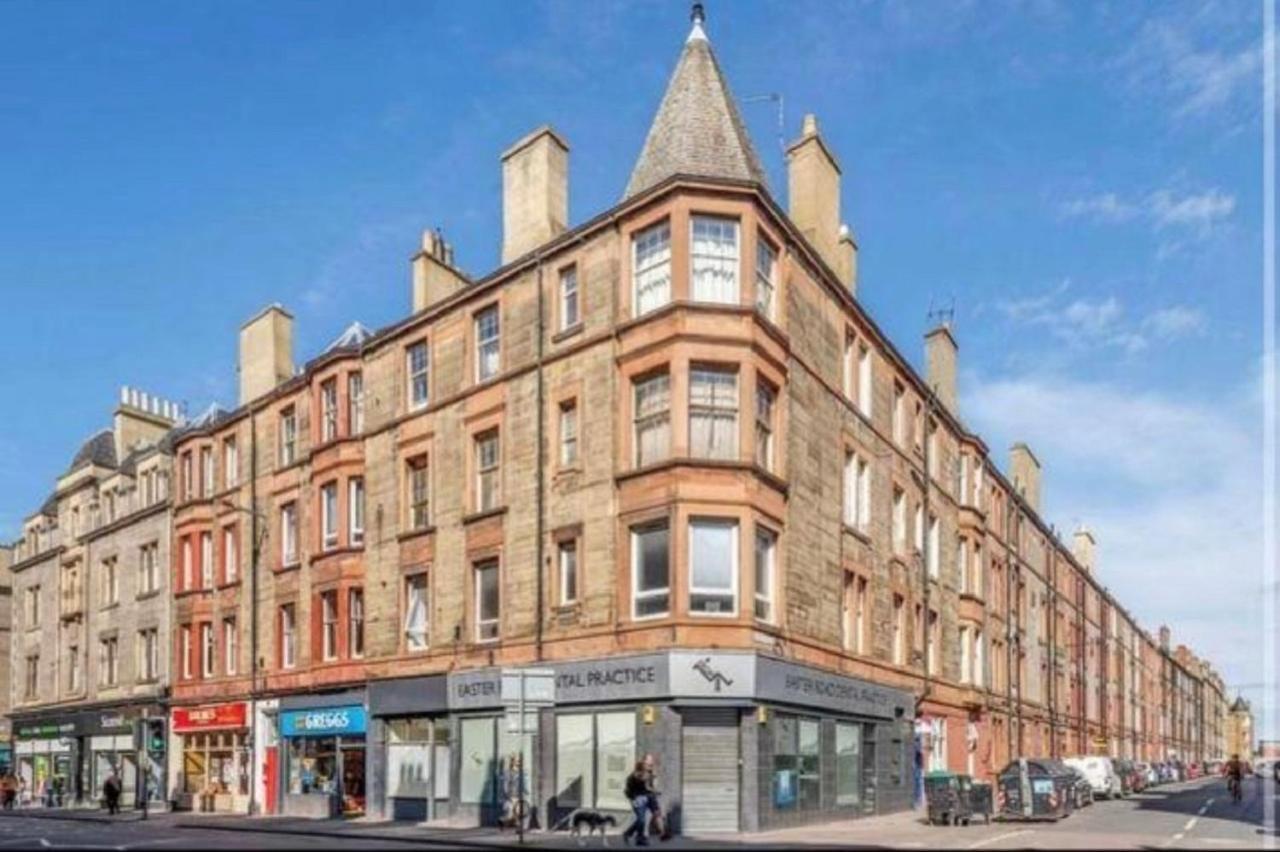 Spacious & Comfortable 3 Bedroom Apartment - Near City Centre - Free Parking Available - Sleeps Up To 5 Guests Edimburgo Esterno foto