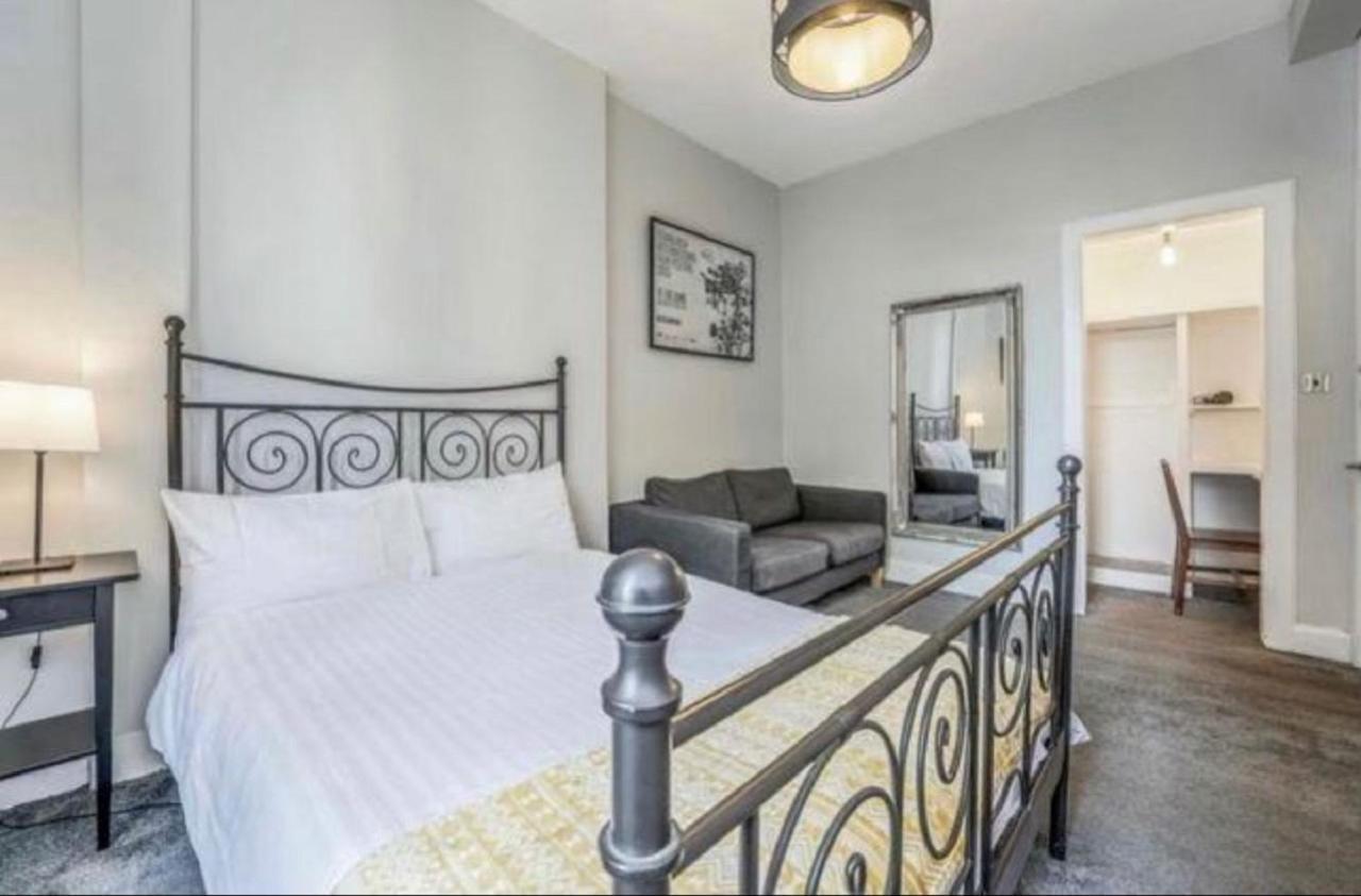 Spacious & Comfortable 3 Bedroom Apartment - Near City Centre - Free Parking Available - Sleeps Up To 5 Guests Edimburgo Esterno foto